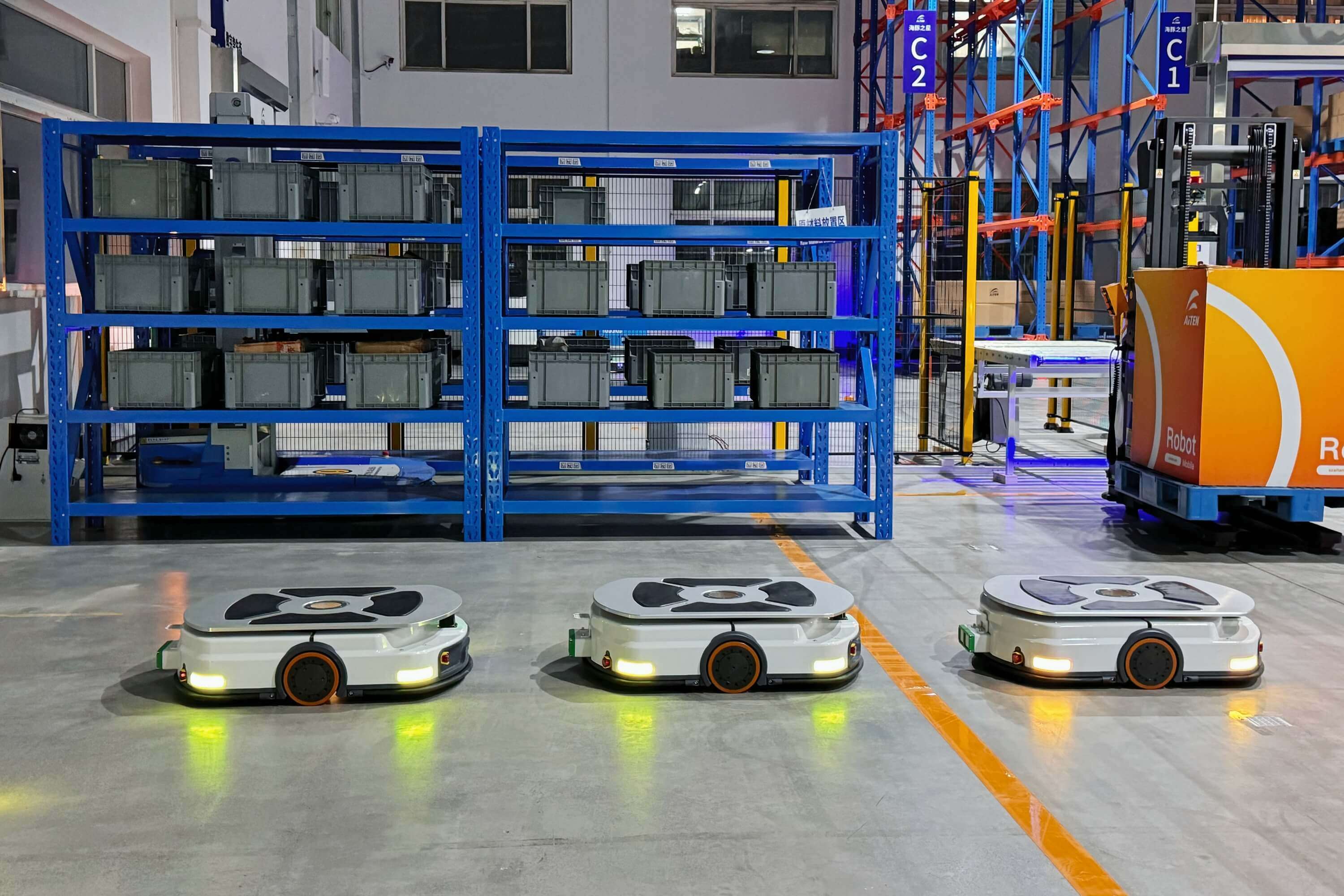 jinnianhui.comAMR托盘搬运车：赋能仓库自动化托盘运输